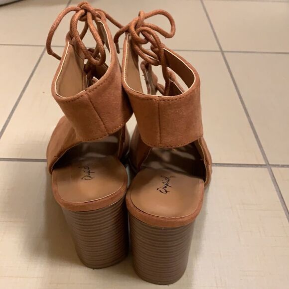 Qupid Tie Up Block Heel Sandal - Picture 3 of 6